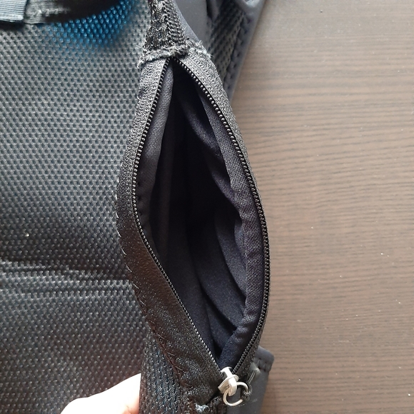 Wearable Ultra Slim 17" Laptop Sleeve - Picture 9 of 9